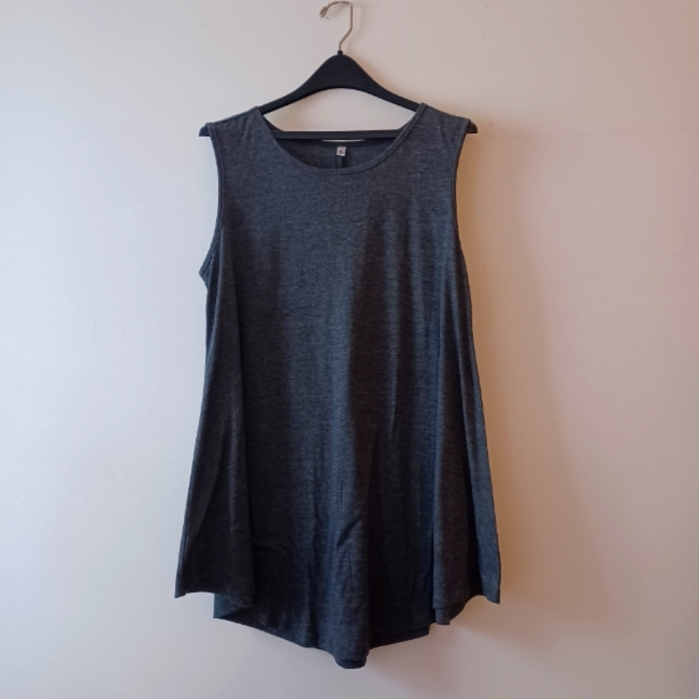 🟣BOGO Poseshe XL Gray Sleeveless Dress Shirt